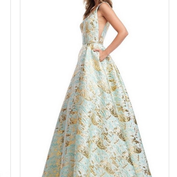 Formal Wedding Prom Gown Dress Size M - Picture 2 of 4